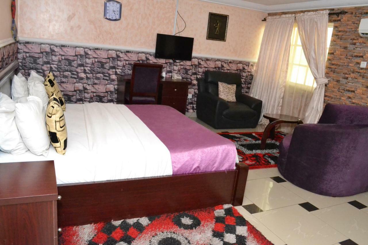 Limoh Suites Benin-Stadt Exterior foto