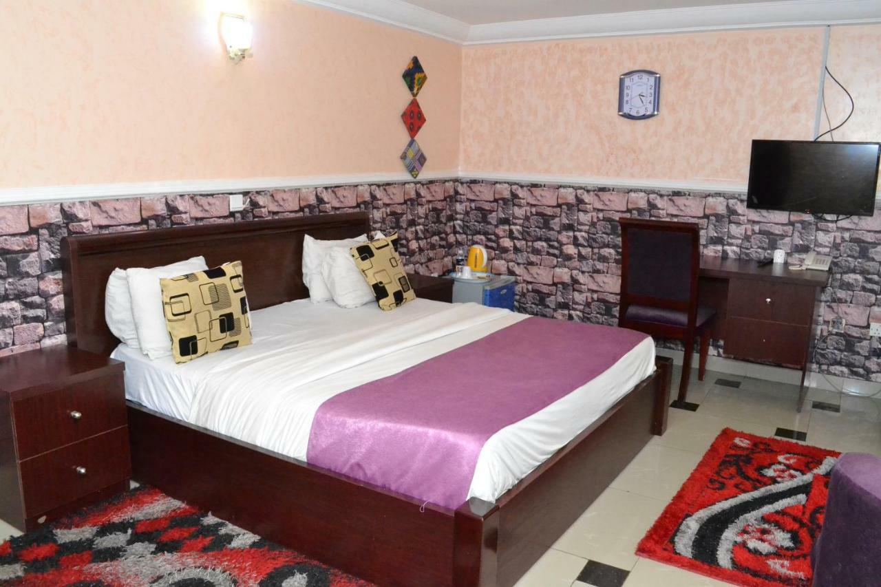 Limoh Suites Benin-Stadt Exterior foto