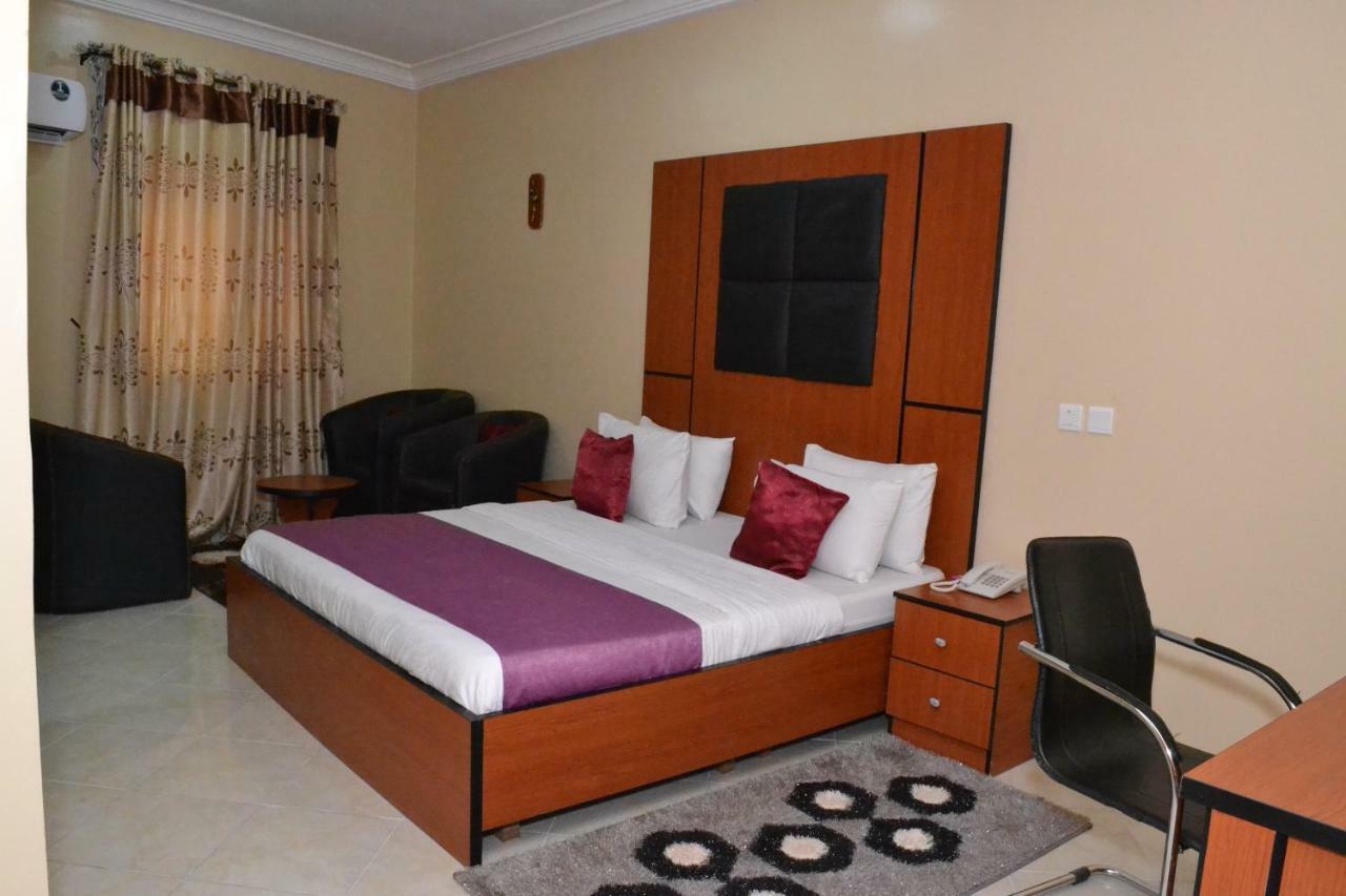 Limoh Suites Benin-Stadt Exterior foto