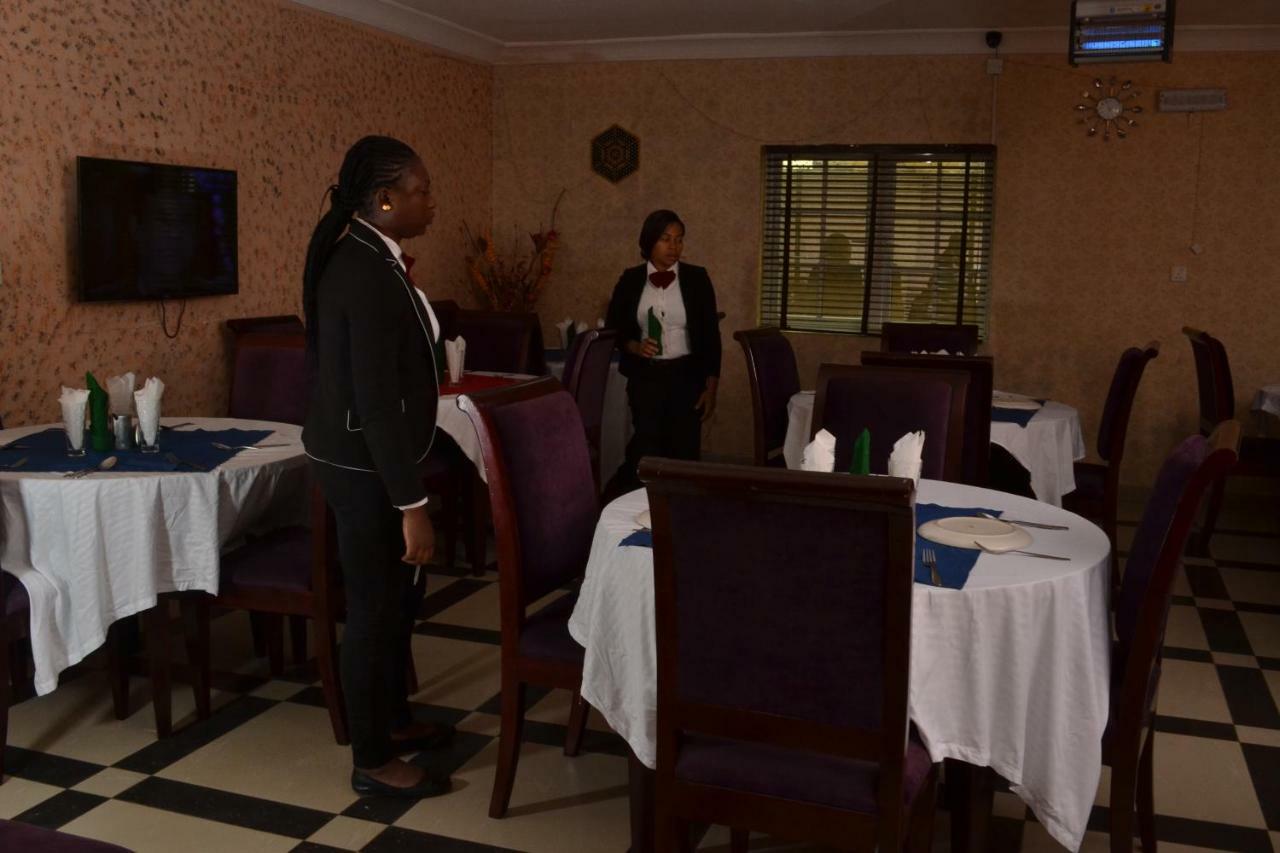 Limoh Suites Benin-Stadt Exterior foto