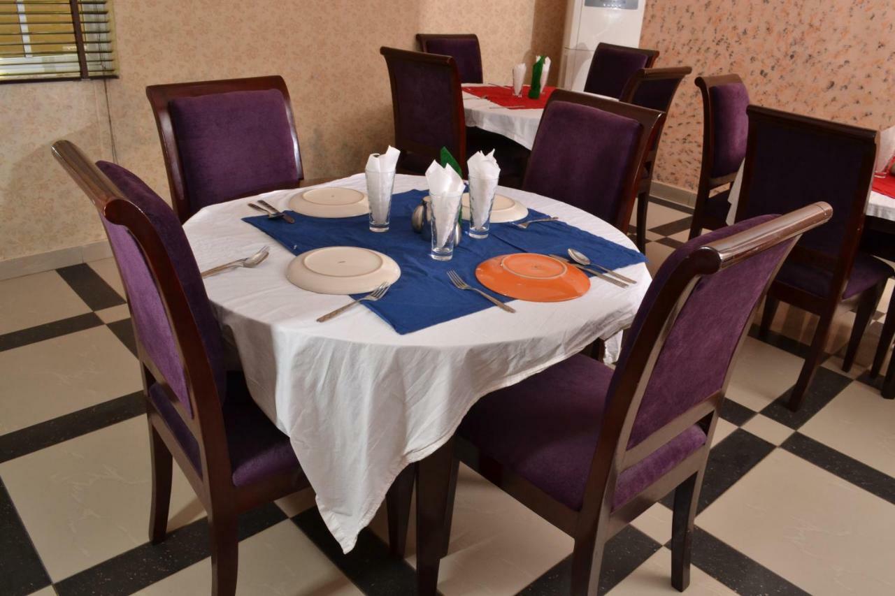 Limoh Suites Benin-Stadt Exterior foto