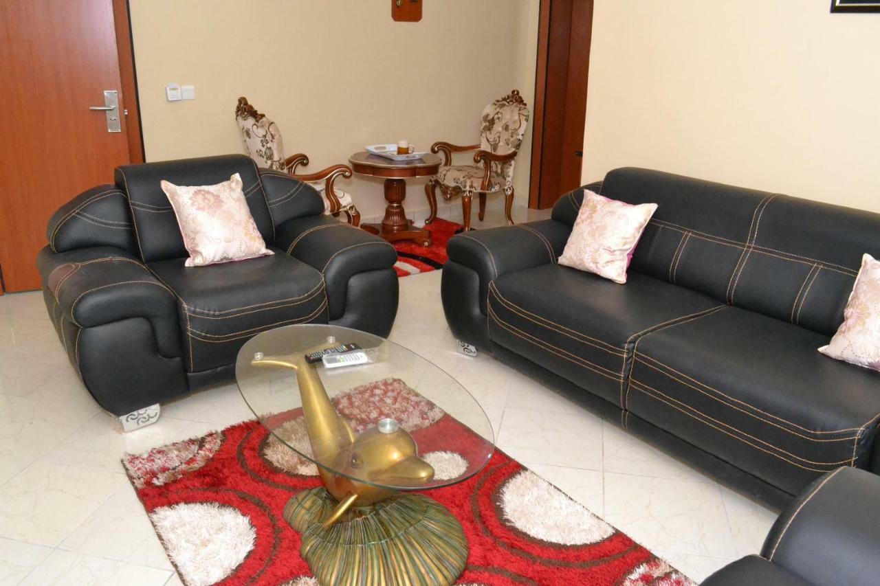 Limoh Suites Benin-Stadt Exterior foto