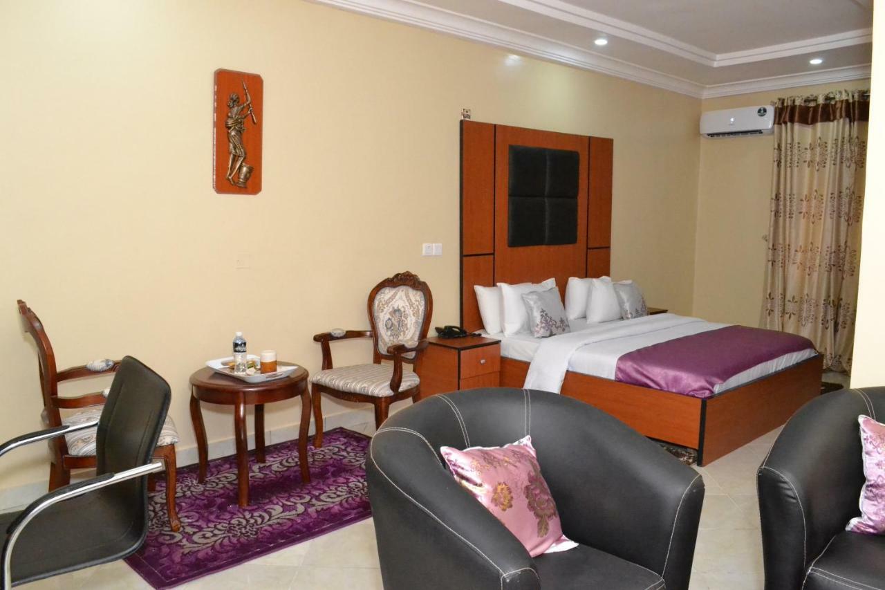 Limoh Suites Benin-Stadt Exterior foto