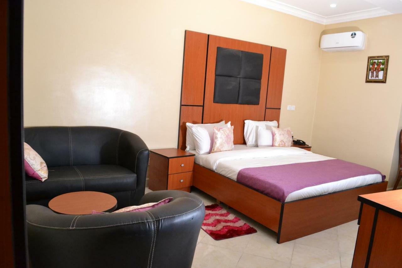 Limoh Suites Benin-Stadt Exterior foto