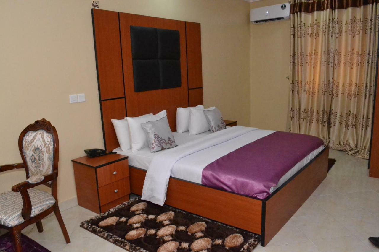 Limoh Suites Benin-Stadt Exterior foto