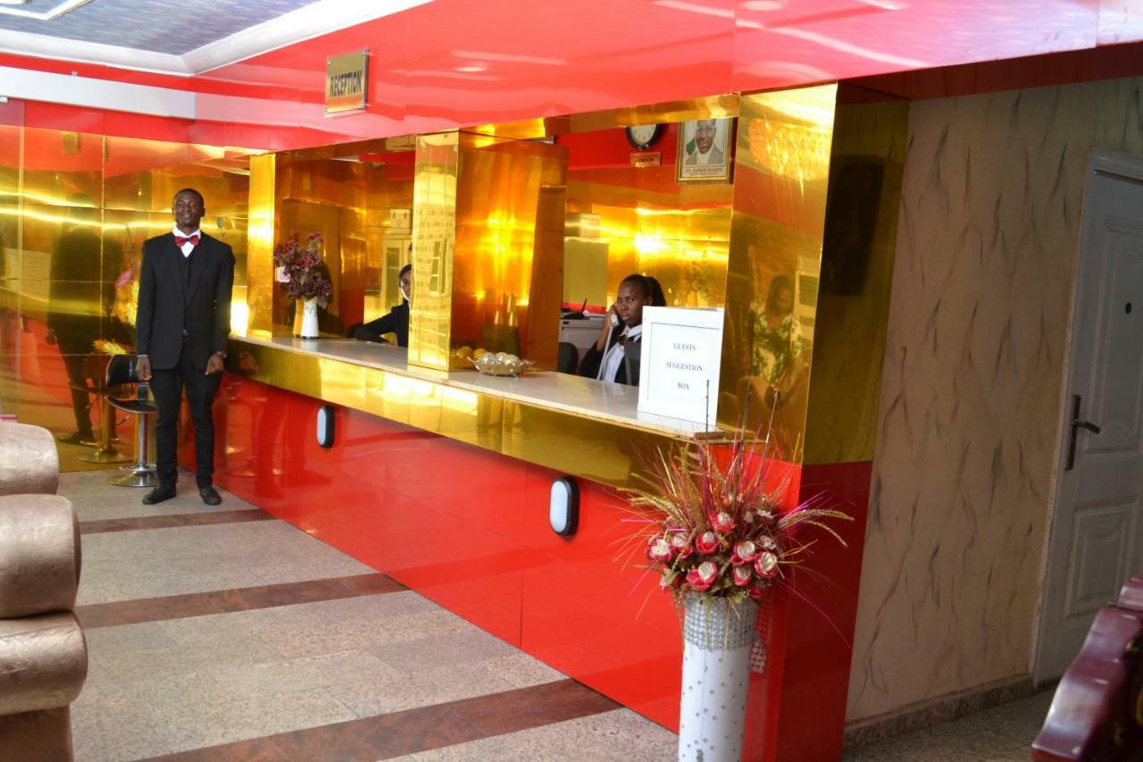 Limoh Suites Benin-Stadt Exterior foto