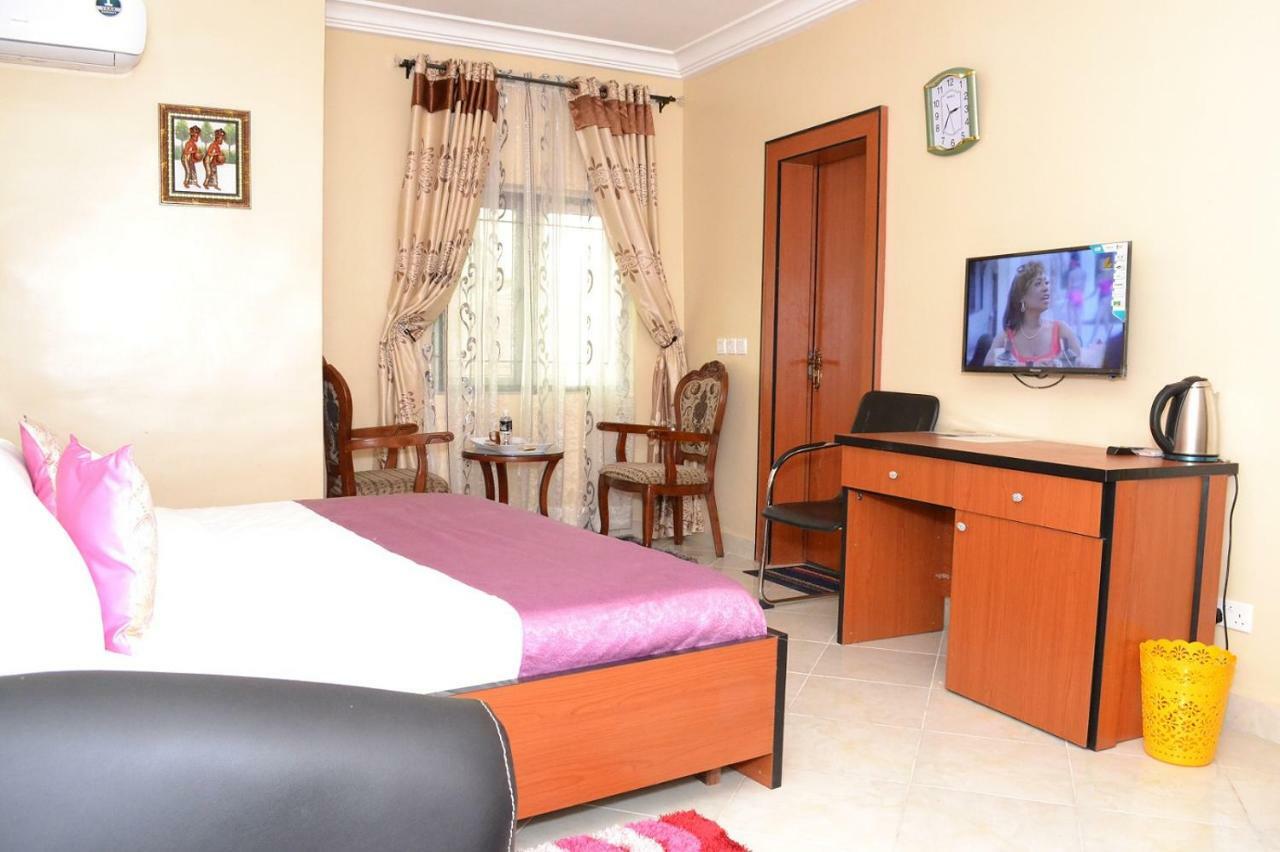Limoh Suites Benin-Stadt Exterior foto
